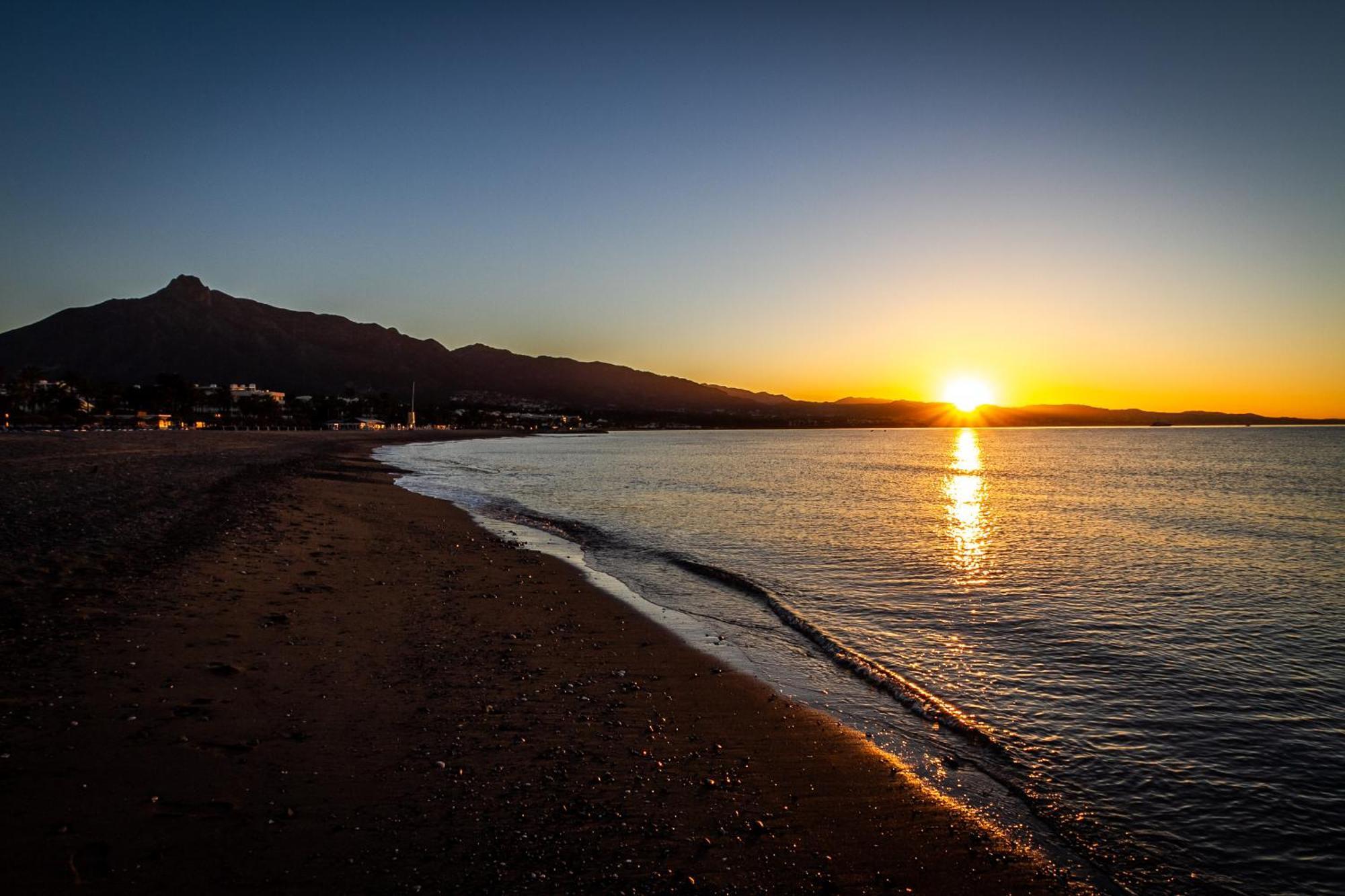 Marbella Banus Suites - Lily Playas Del Duque Banus Beach Apartment Extérieur photo