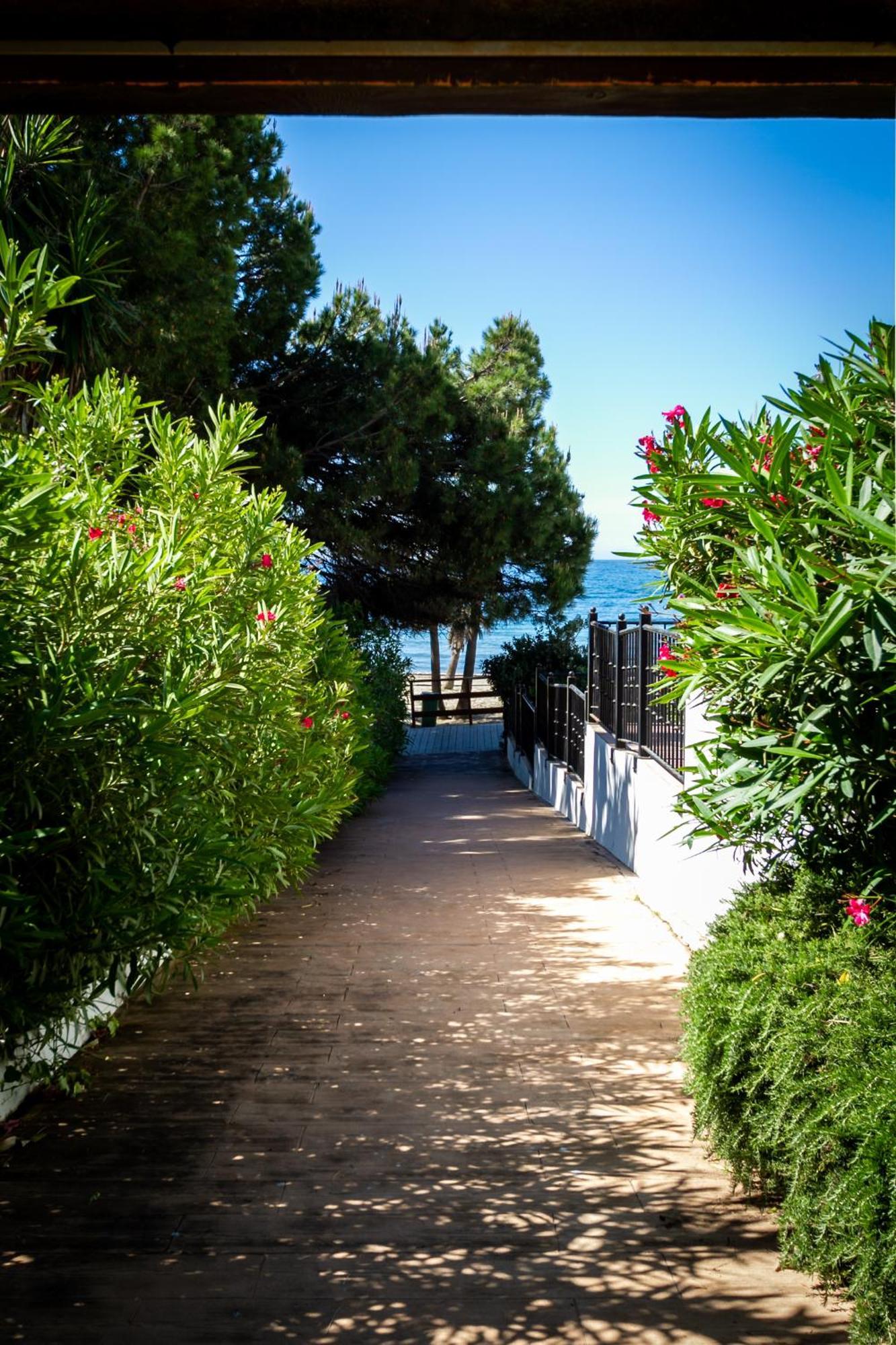 Marbella Banus Suites - Lily Playas Del Duque Banus Beach Apartment Extérieur photo